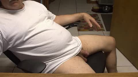 Snapshot of majormike34 chatting on April 2, 2026, 2:20 am majormike34 online show from April 2, 2026, 2:20 am