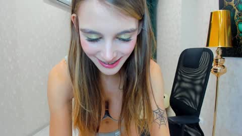 Chloe online show from January 9, 2025, 9:27 am