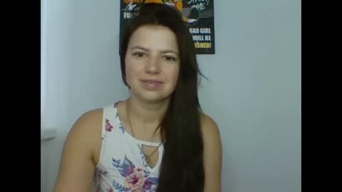 make_mesmile online show from September 9, 2025, 5:51 am