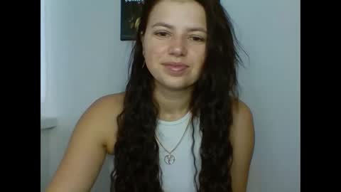 make_mesmile online show from September 14, 2025, 6:23 am