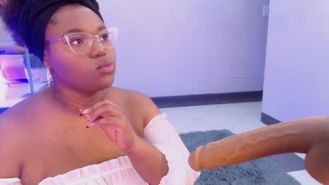 makena online show from January 30, 2025, 3:22 am