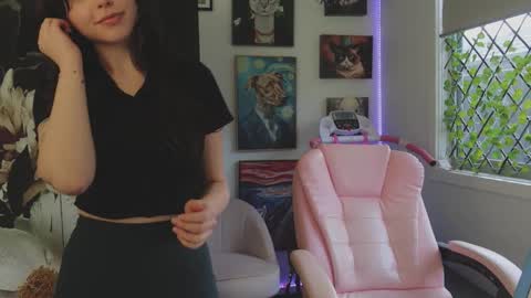 MakiyahBelle online show from September 18, 2025, 7:10 am