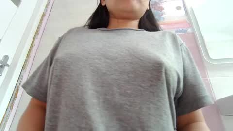 Snapshot of makulato chatting on June 1, 2026, 1:02 pm Maya online show from June 1, 2026, 1:02 pm