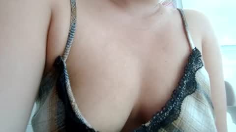 Snapshot of makulato chatting on June 20, 2026, 2:20 pm Maya online show from June 20, 2026, 2:20 pm
