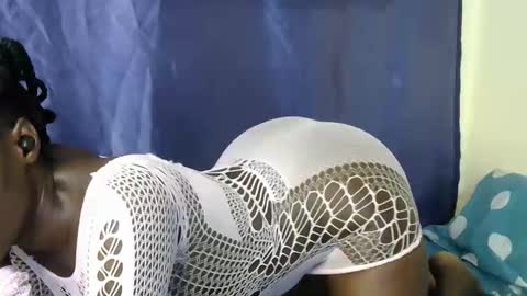 malaika_musa online show from September 17, 2025, 7:32 am