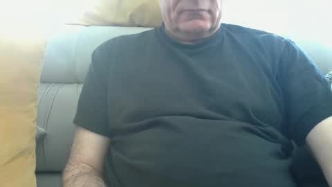 Snapshot of male_toy1 chatting on April 27, 2026, 3:10 pm male_toy1 online show from April 27, 2026, 3:10 pm
