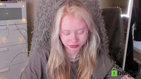 Malena online show from October 14, 2025, 10:38 am