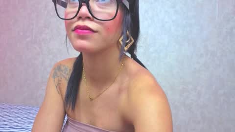 Malia foox online show from November 30, 2025, 6:23 pm