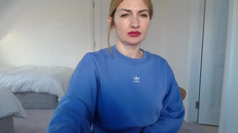 mallinia online show from February 4, 2025, 3:57 pm