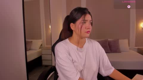 M A L U online show from December 19, 2025, 2:40 am