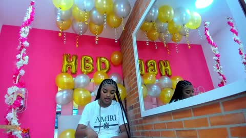 Snapshot of malu_horny_69 chatting on December 6, 2024, 3:22 pm Melanie online show from December 6, 2024, 3:22 pm