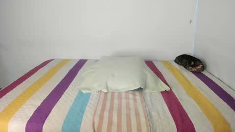 instagram  nueela   online show from September 22, 2025, 10:34 pm