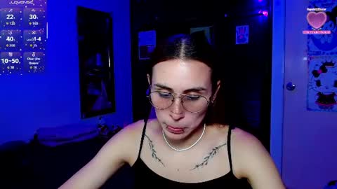 Snapshot of malud_09 chatting on July 9, 2026, 5:11 am online show from July 9, 2026, 5:11 am