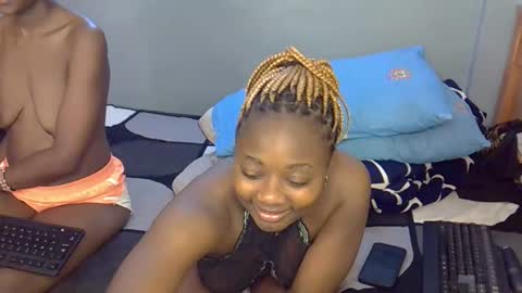 mama_pussie online show from October 1, 2025, 12:05 am