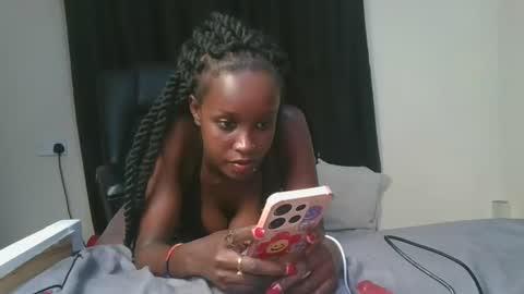 mamaa online show from March 12, 2025, 7:28 pm