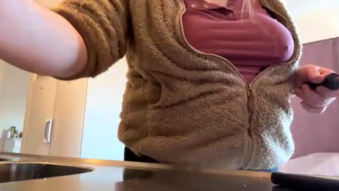 mamazita111 online show from March 6, 2026, 2:02 pm