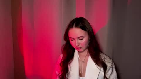 Mia Davis online show from February 26, 2026, 7:24 pm