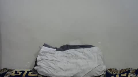 mamuuu_ online show from November 19, 2025, 6:41 pm