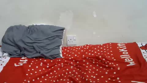 mamuuu_ online show from December 3, 2025, 7:45 pm