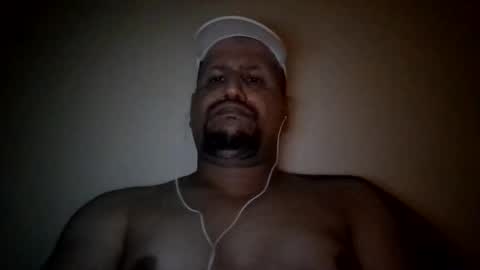 Snapshot of man_new chatting on December 8, 2024, 5:33 pm Man new online show from December 8, 2024, 5:33 pm