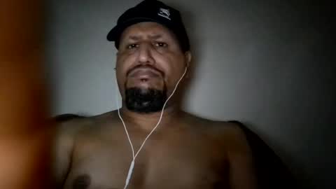 Snapshot of man_new chatting on August 4, 2026, 12:25 am Man new online show from August 4, 2026, 12:25 am