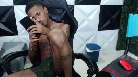 man_san11 online show from March 10, 2025, 5:39 pm