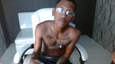 man_san11 online show from October 12, 2025, 3:33 pm