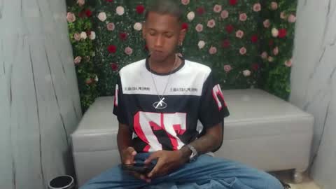 man_san11 online show from November 5, 2025, 1:55 pm