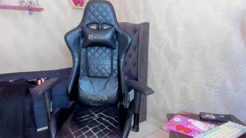 man_san11 online show from December 14, 2025, 3:39 pm