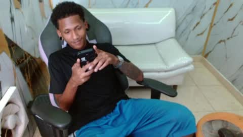 man_sant11 online show from April 2, 2026, 4:04 pm