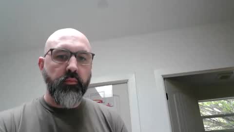 mandime017 online show from April 21, 2026, 8:23 pm