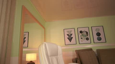 Mandy Collins online show from April 6, 2026, 11:33 am