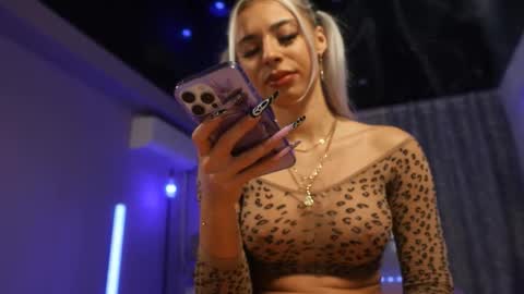 Anto Lovense is Active My pleasure is in your hands Private is Open online show from October 9, 2025, 6:33 am