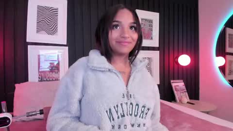 manelyk_evanss online show from April 15, 2026, 6:15 pm