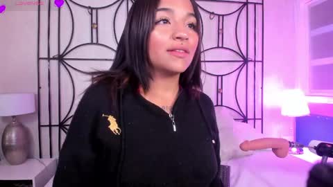 manelyk_evanss online show from April 19, 2026, 11:09 am