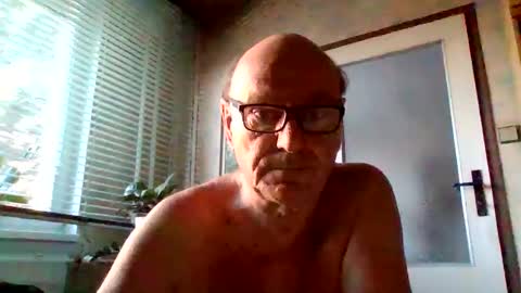 Snapshot of manes5858 chatting on March 19, 2026, 5:44 am manes5858 online show from March 19, 2026, 5:44 am