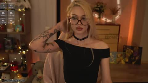 Amelie online show from April 12, 2026, 6:57 pm