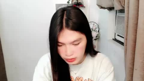 maniniyot69 online show from November 12, 2025, 3:23 pm