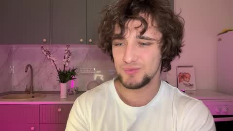 manolein online show from October 21, 2025, 12:11 am