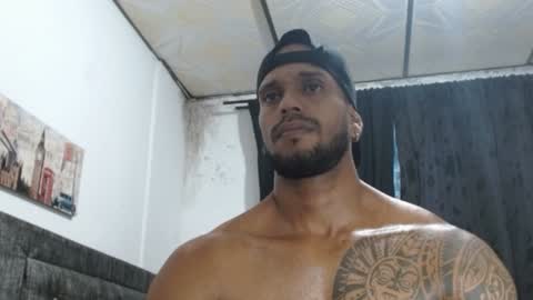 Snapshot of manolofitt chatting on February 3, 2025, 2:03 am Manolo online show from February 3, 2025, 2:03 am