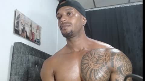 Snapshot of manolofitt chatting on March 10, 2025, 12:51 am Manolo online show from March 10, 2025, 12:51 am