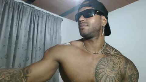 Snapshot of manolofitt chatting on September 20, 2025, 10:55 pm Manolo online show from September 20, 2025, 10:55 pm