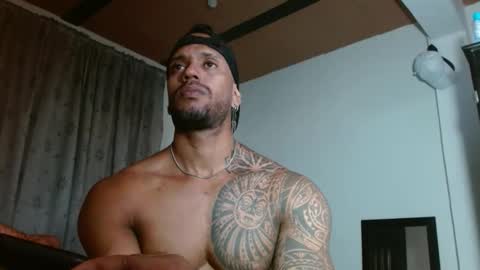 Snapshot of manolofitt chatting on October 4, 2025, 12:03 pm Manolo online show from October 4, 2025, 12:03 pm