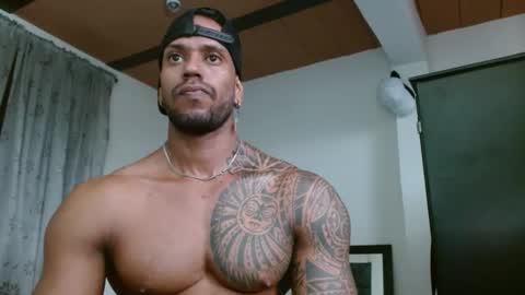 Snapshot of manolofitt chatting on October 5, 2025, 8:07 pm Manolo online show from October 5, 2025, 8:07 pm