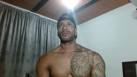 Snapshot of manolofitt chatting on October 18, 2025, 10:49 am Manolo online show from October 18, 2025, 10:49 am