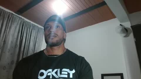 Snapshot of manolofitt chatting on October 20, 2025, 6:41 pm Manolo online show from October 20, 2025, 6:41 pm