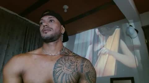 Snapshot of manolofitt chatting on October 21, 2025, 3:24 pm Manolo online show from October 21, 2025, 3:24 pm