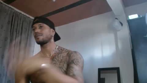 Snapshot of manolofitt chatting on October 22, 2025, 6:07 pm Manolo online show from October 22, 2025, 6:07 pm