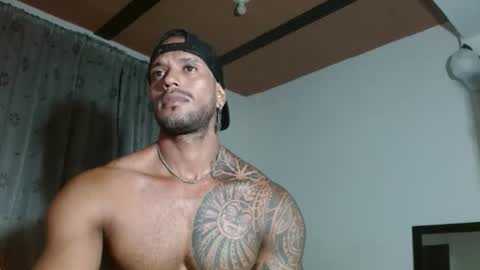 Snapshot of manolofitt chatting on October 27, 2025, 1:48 pm Manolo online show from October 27, 2025, 1:48 pm