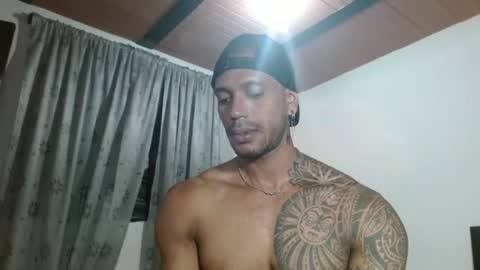 Snapshot of manolofitt chatting on October 28, 2025, 11:07 pm Manolo online show from October 28, 2025, 11:07 pm